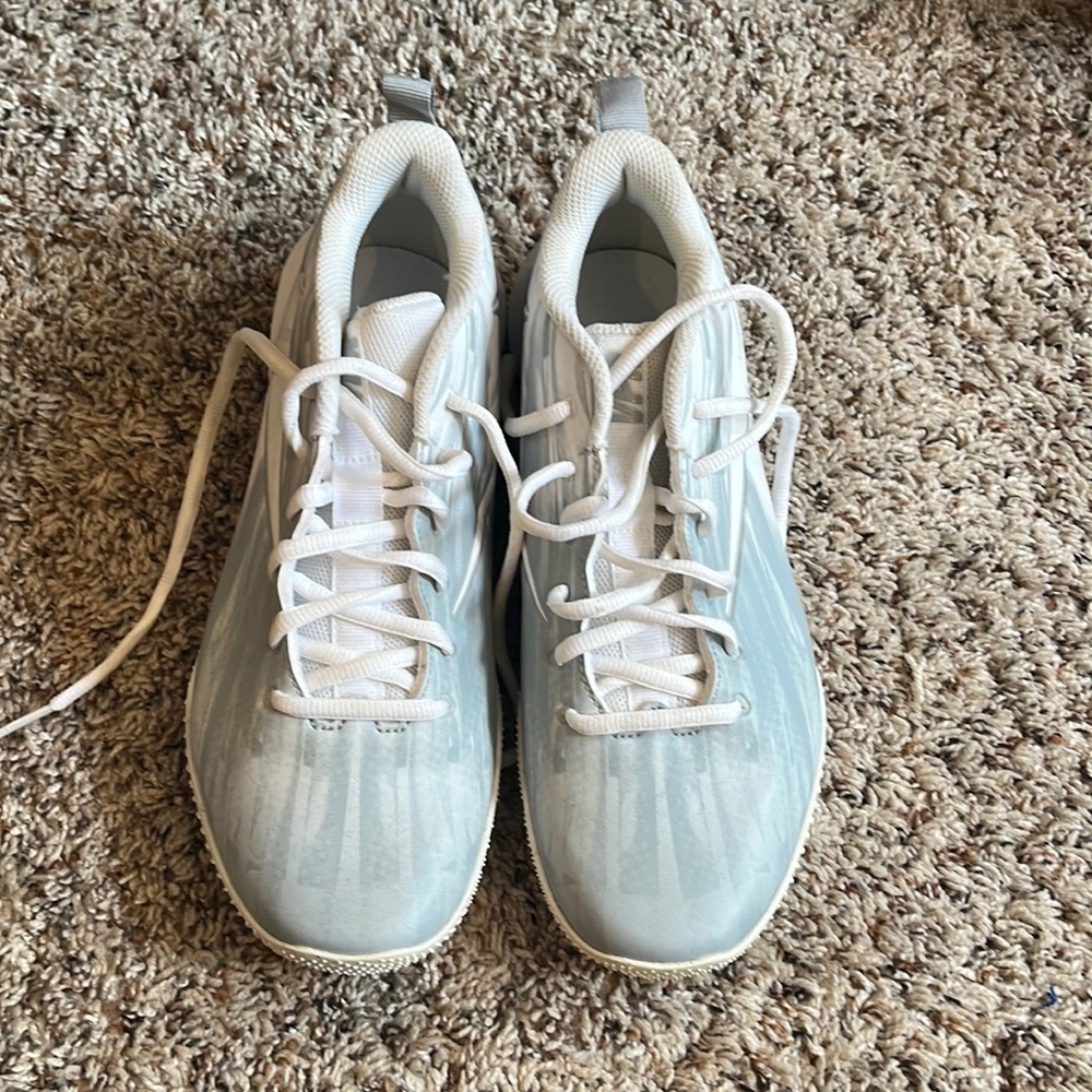 Nike lacrosse grey and white turf shoes